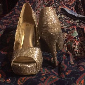 Sparkley formal high heel!